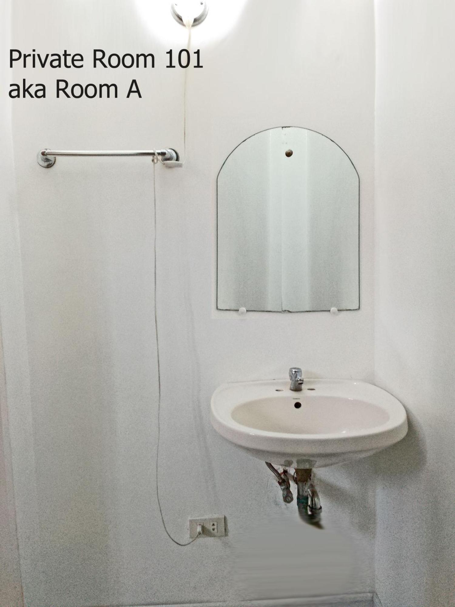 Leizel'S Bed & Breakfast Palompon Εξωτερικό φωτογραφία