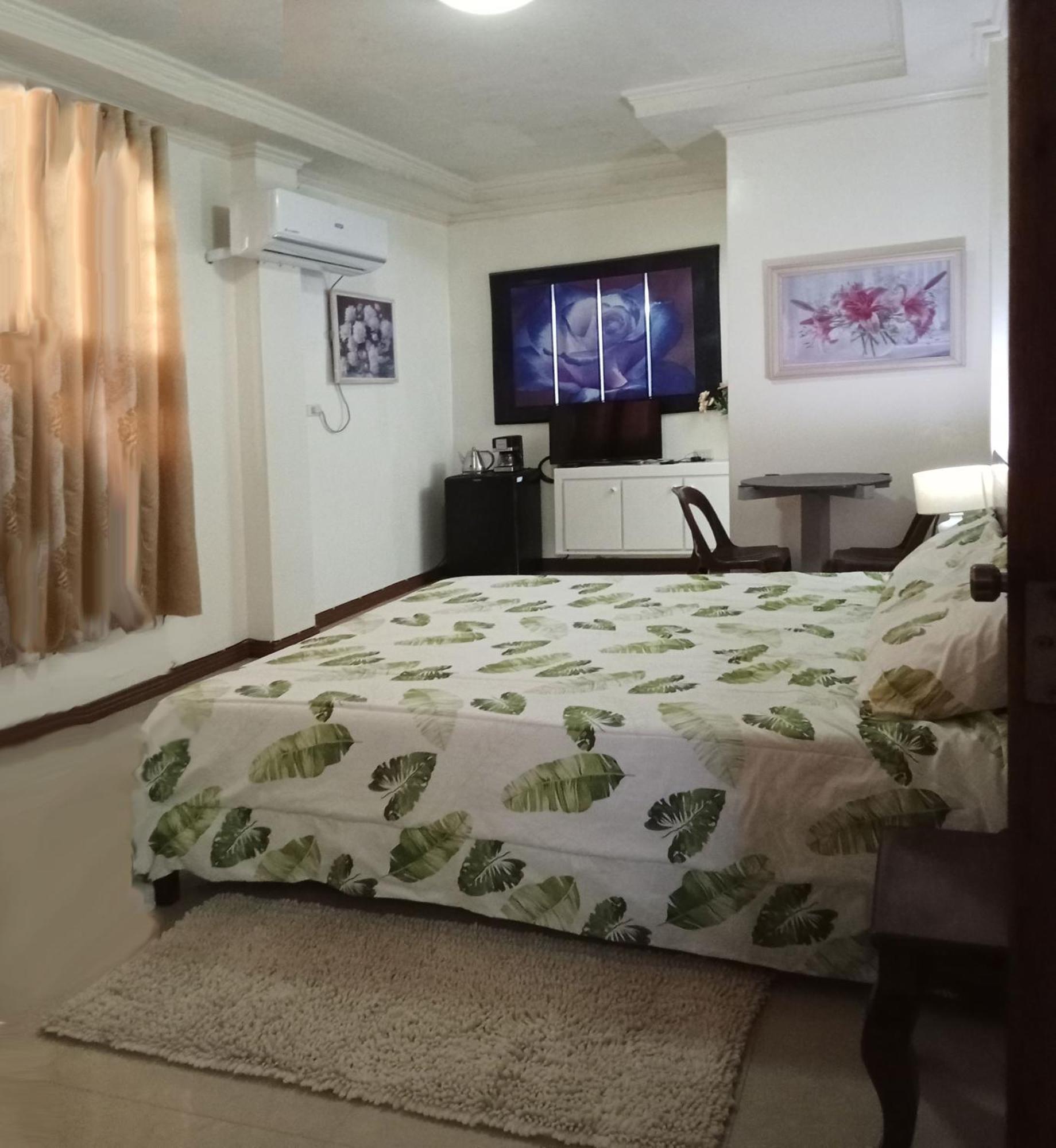 Leizel'S Bed & Breakfast Palompon Εξωτερικό φωτογραφία