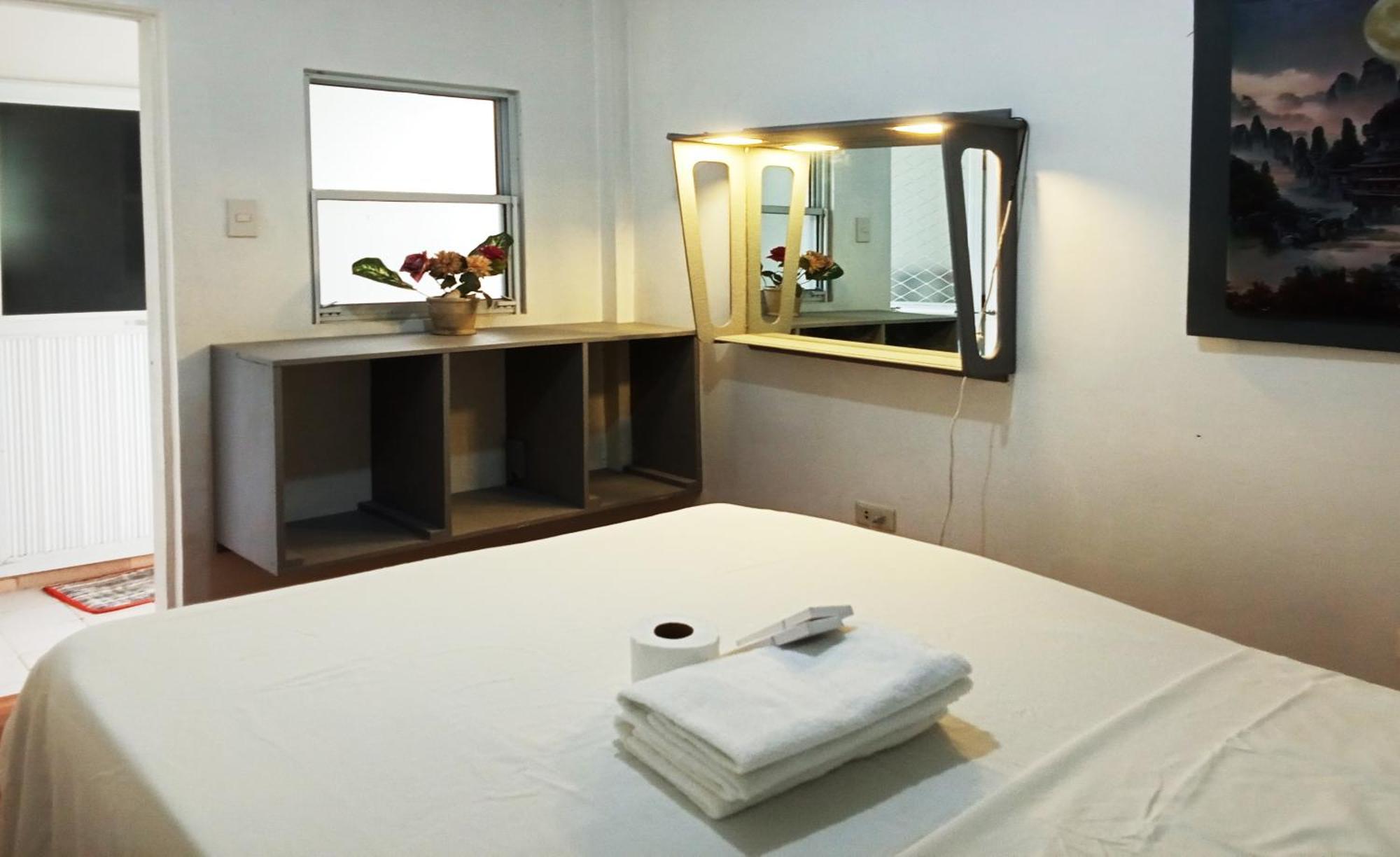 Leizel'S Bed & Breakfast Palompon Εξωτερικό φωτογραφία